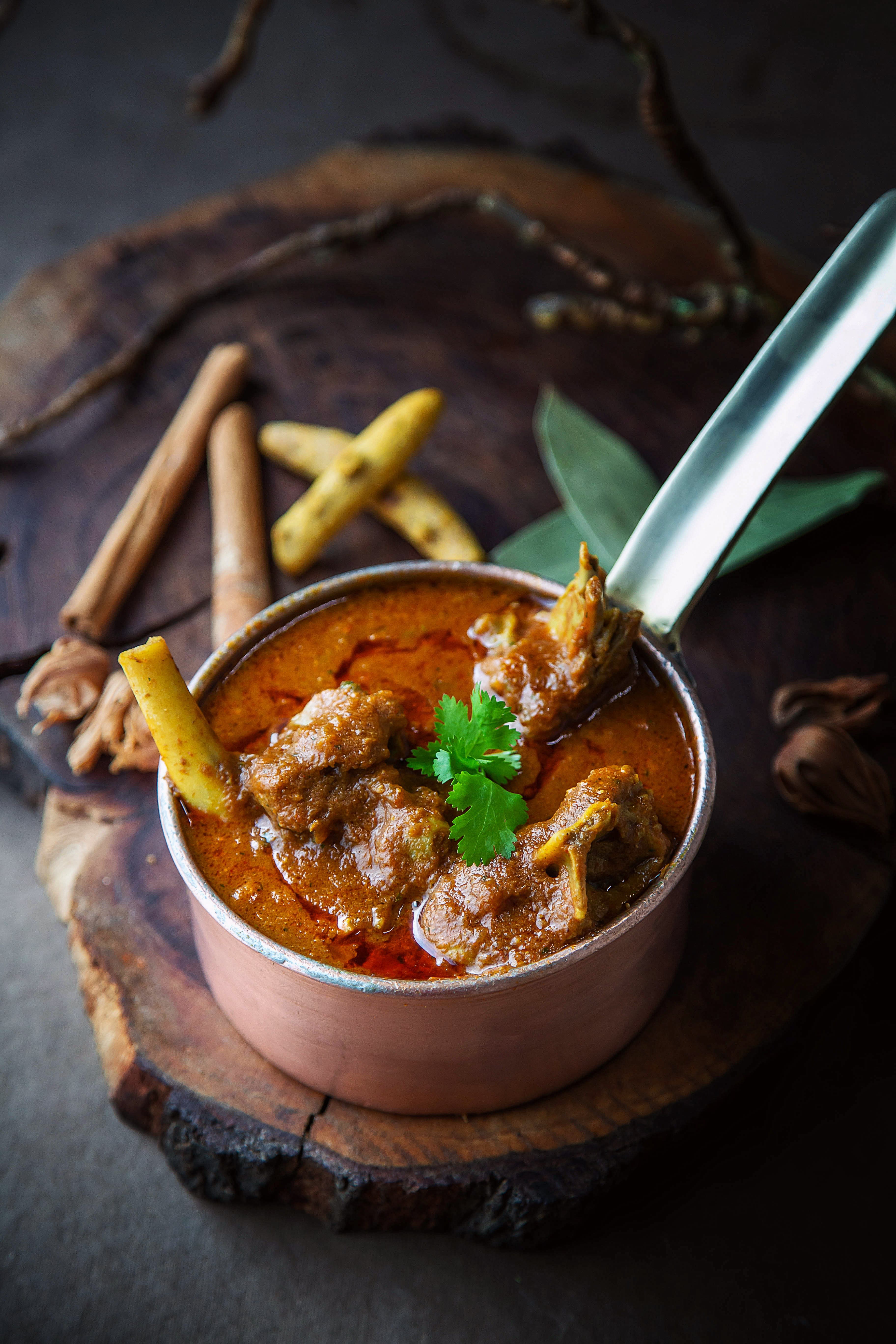 HOTEL NAVEENA MANE BEEGARA OOTA - Logo