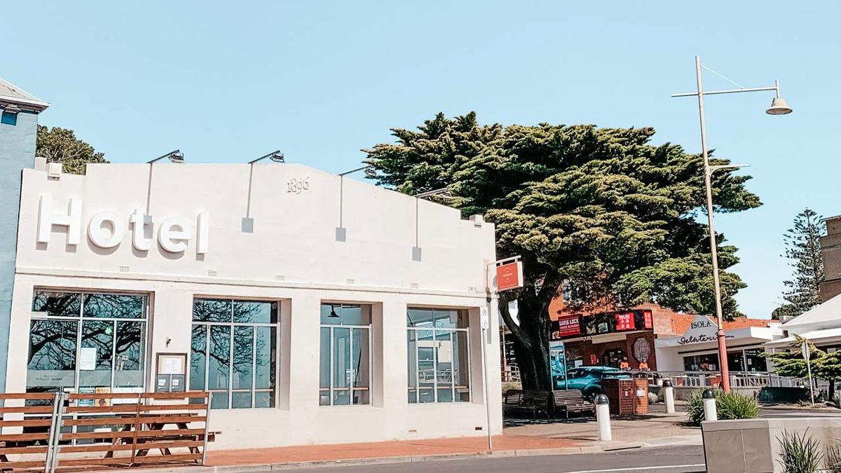 Hotel Phillip Island - Logo