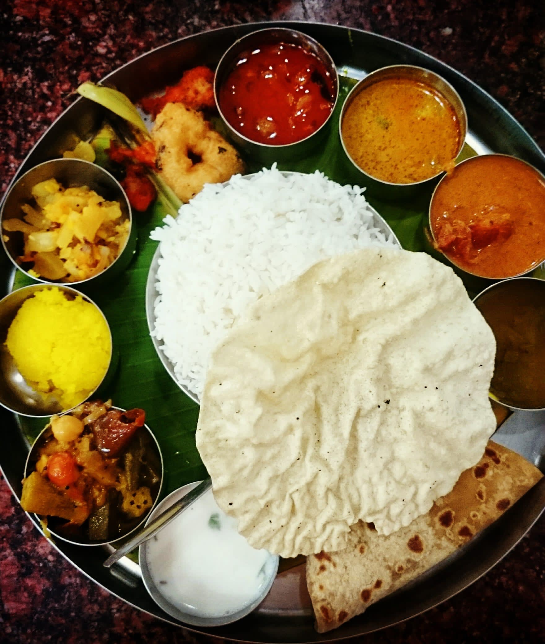 Hotel saravanas Pure veg - Logo