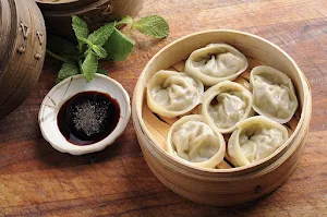 Hot Tibetan Momo - Logo