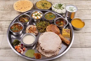 House Of Foodiez - Cover photo