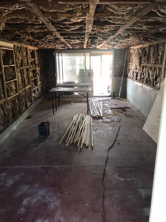 Houston Plastering - Logo