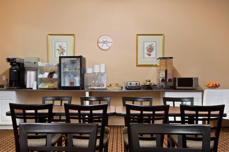 Howard Johnson Inn - Cover photo