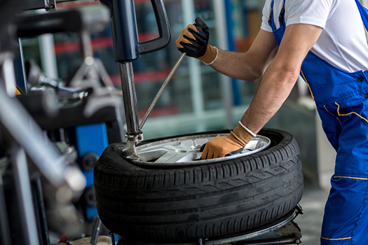 Howard Springs Tyres Mechanical - Logo