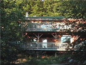 Hummingbird Lodge Bed &a; Breakfast - Logo