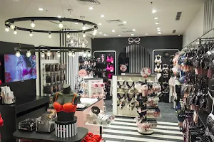 Hunkemoller - Cover photo