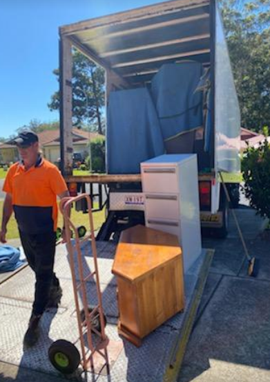 Hunter Coalfields Removals - Logo