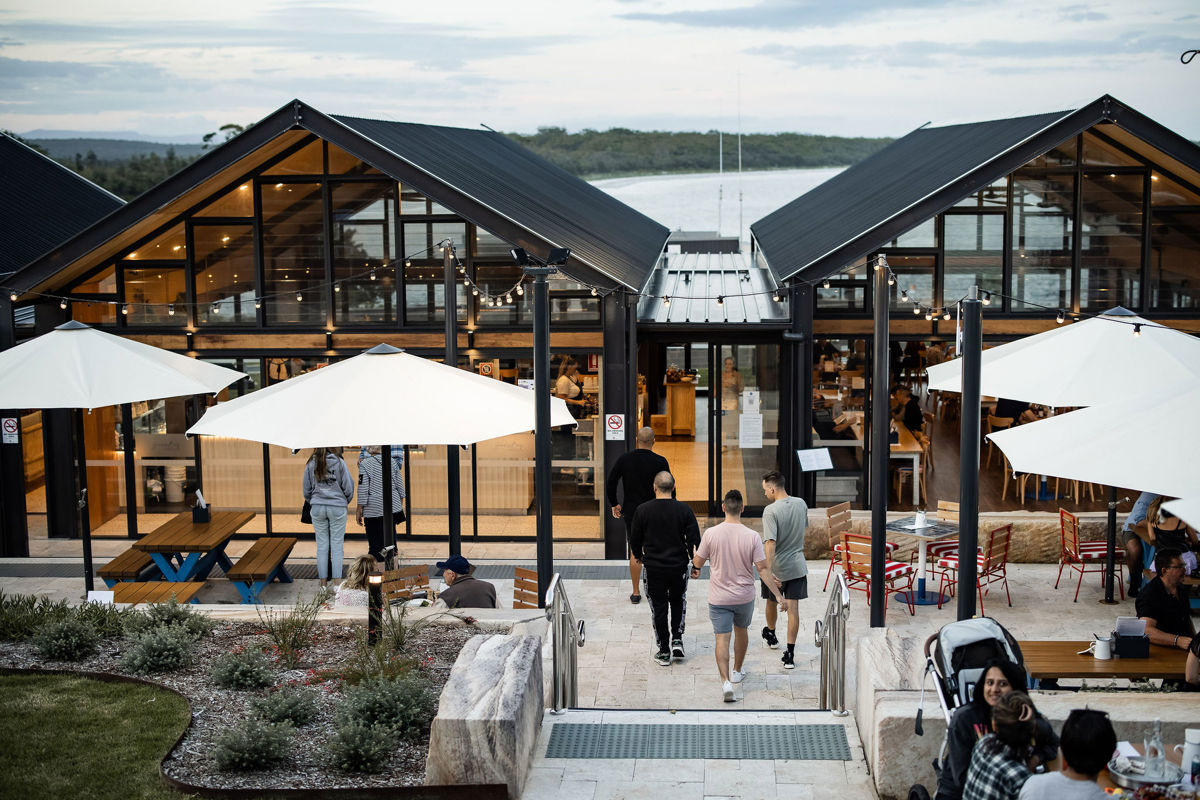 Huskisson Hotel - Logo