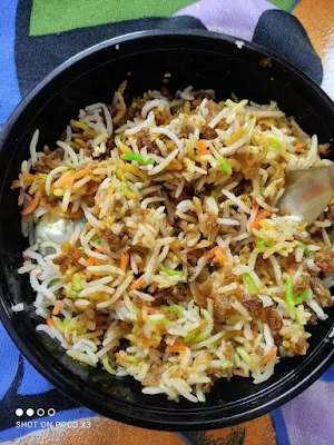 Hyderabadi Laziz - Logo