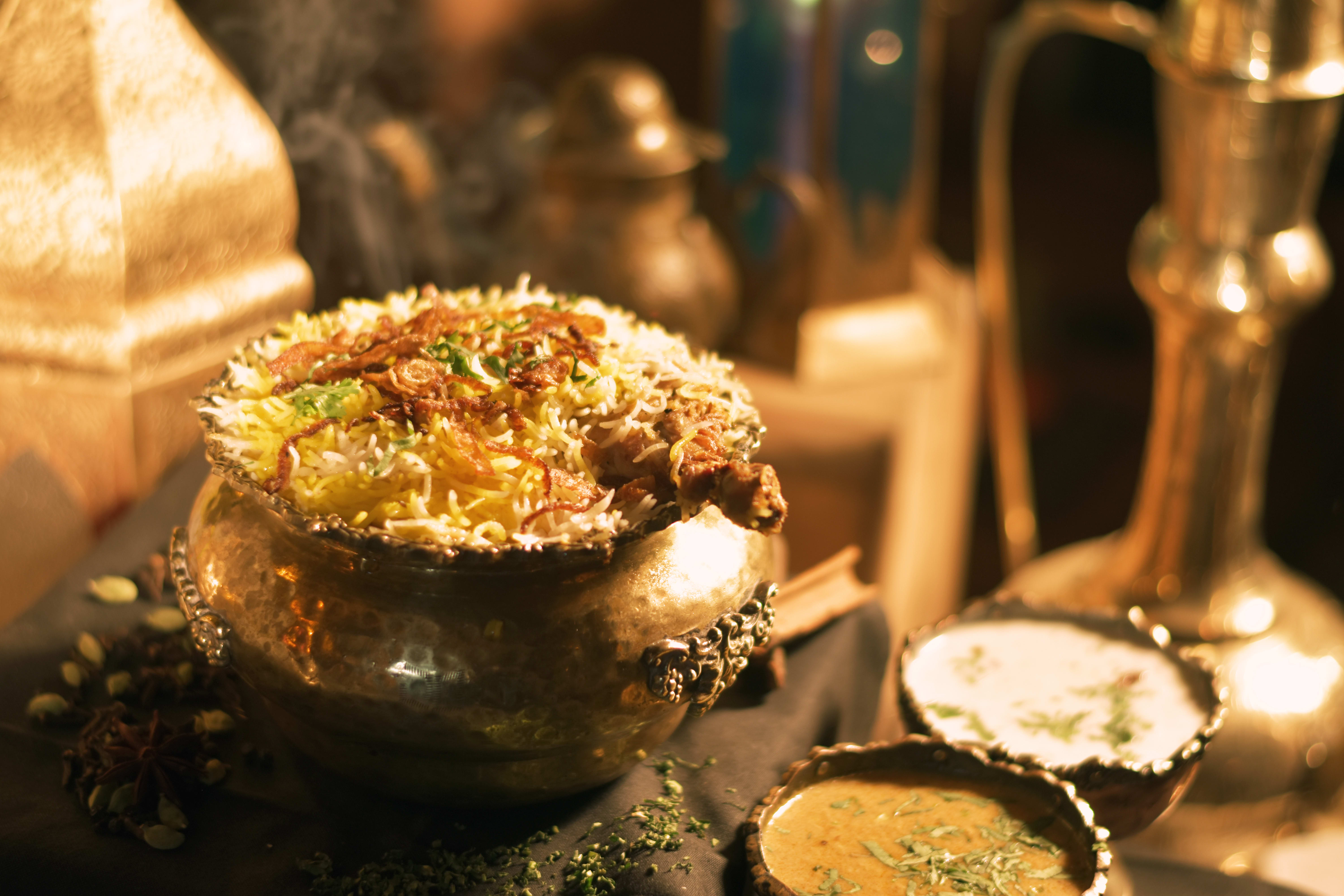 Hyderabadi Hut - Logo
