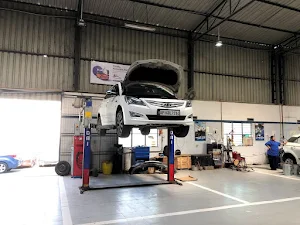 Hyundai Service - Logo