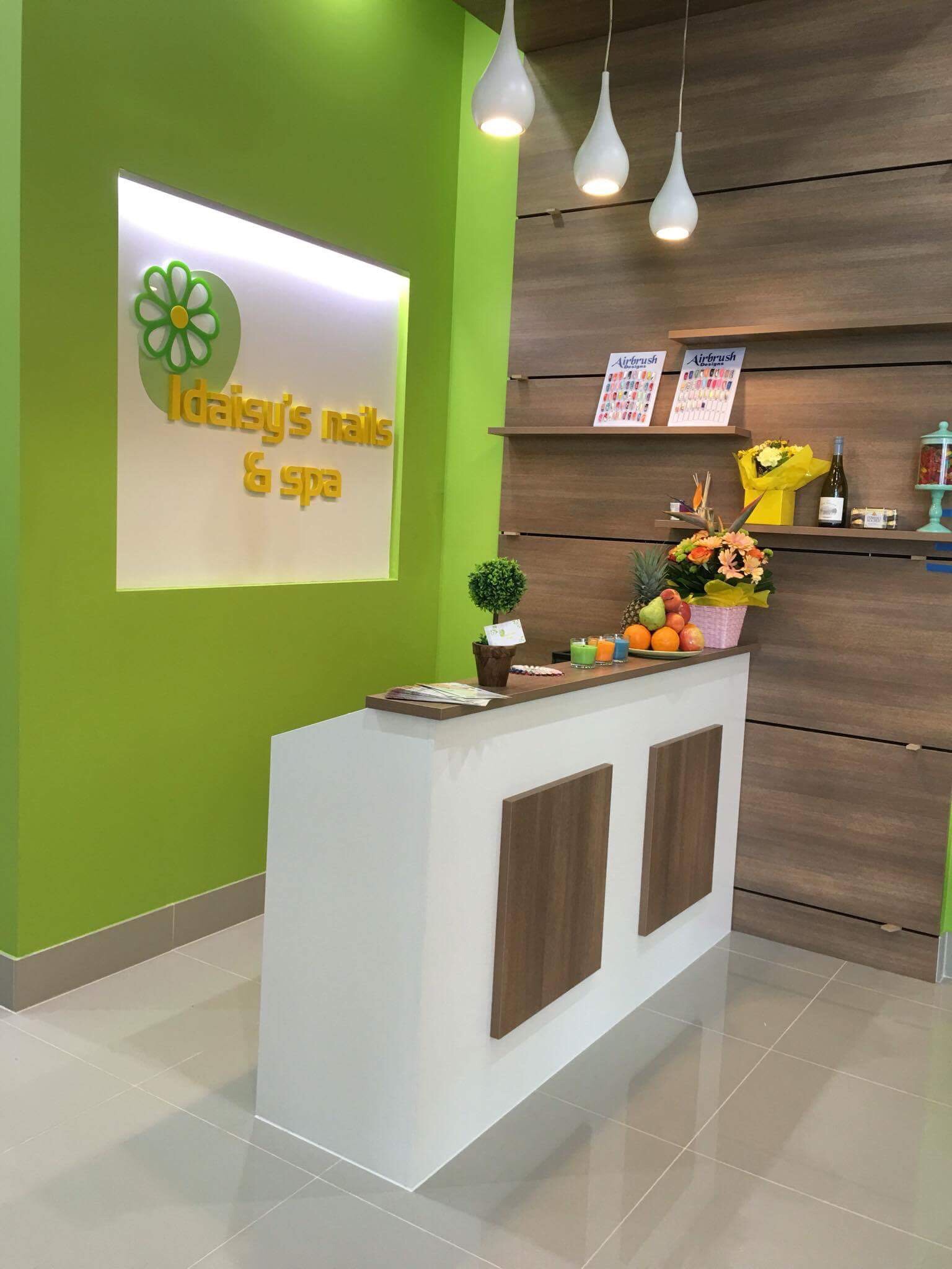 Idaisy's Nails & Spa - Logo