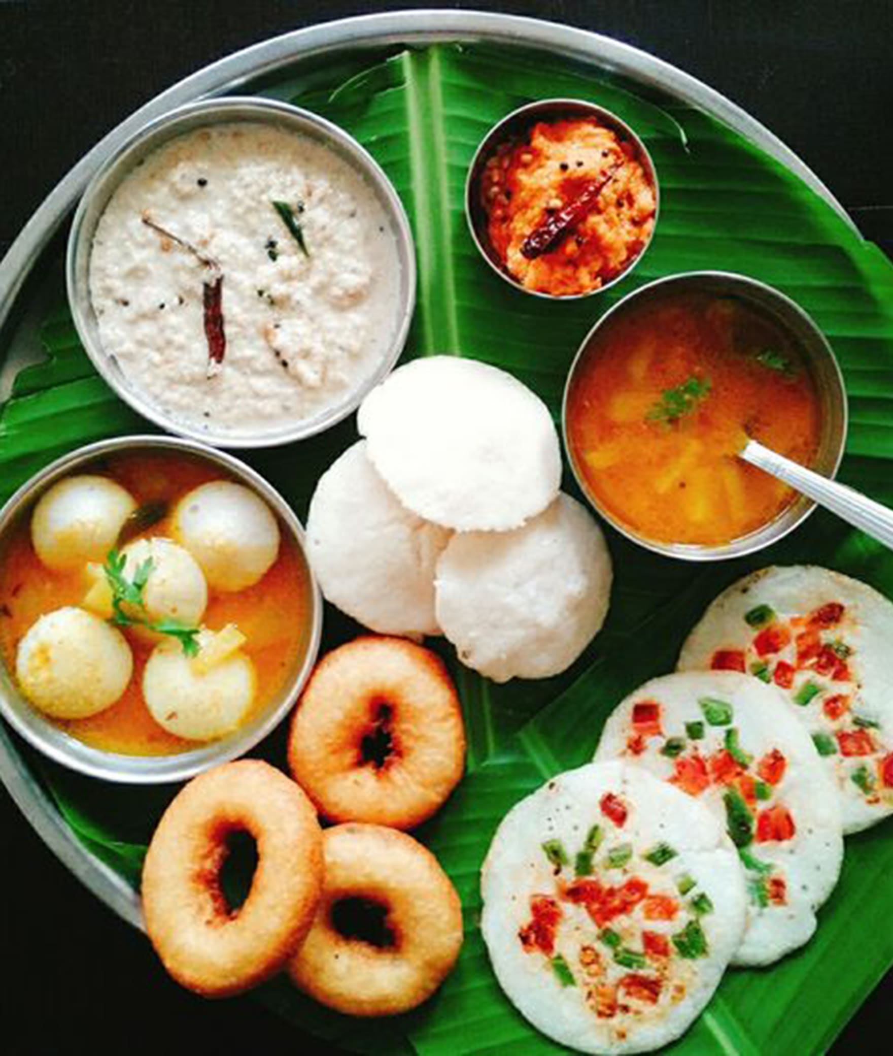 Idlis n More - Logo