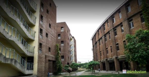IILM Graduate School Of Management - Logo