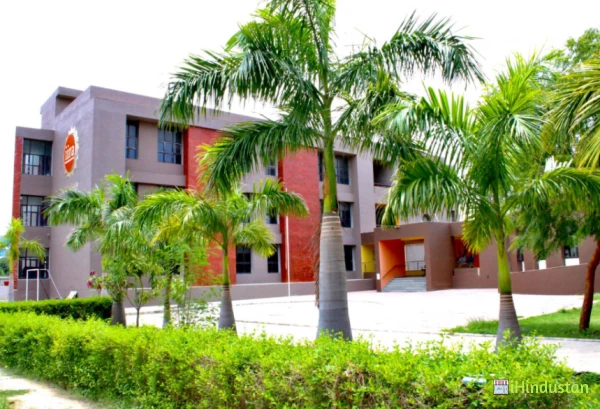 Iira International School - Logo