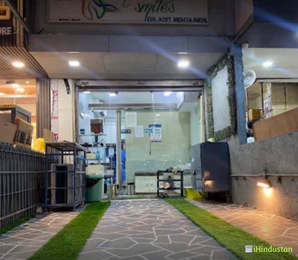 India Smiles Dental Clinic - Logo