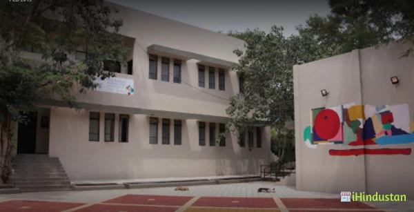 Institute Of Management Development and Research, - Logo