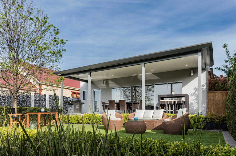 In Style Patios - Logo