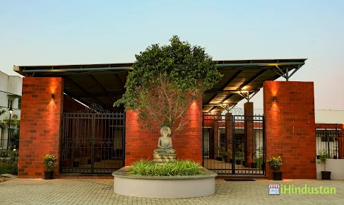 International Village School - Logo