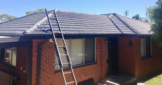 In�Time Roofing - Logo