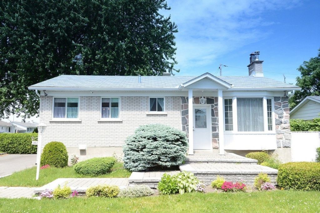 Isabelle Poirier Courtier immobilier Remax Des Mille-Îl - Cover photo