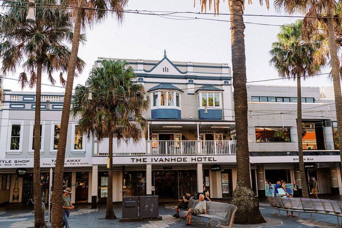 Ivanhoe Hotel Manly - Logo