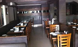 J1 Family Resto - Bar - Cover photo