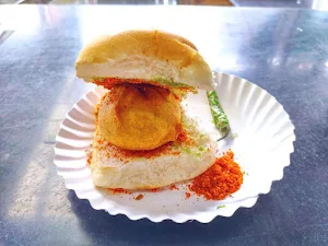 Jalsaa Vada Pav - Logo