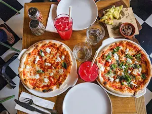 Jamie's Pizzeria By Jamie Oliver - Logo