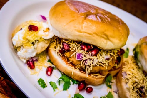 Jay Bhole Vadapav - Logo