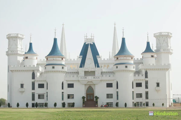 Jayshree Periwal International School, Ajmer Road - Logo