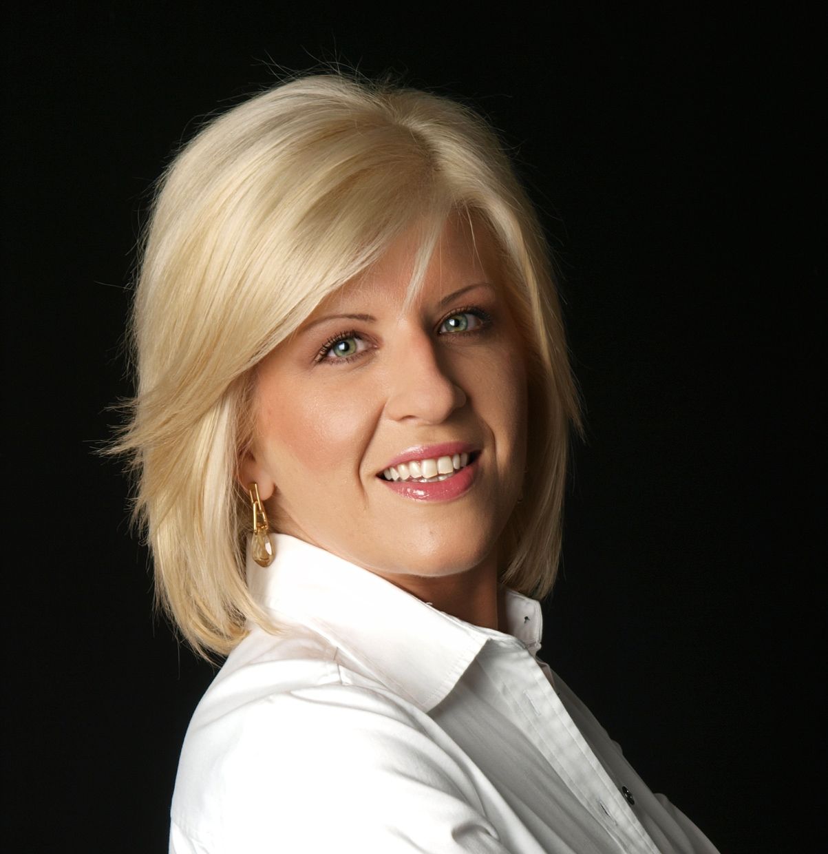 Jelena Kitchoukova - Remax Professionals Inc. - Logo
