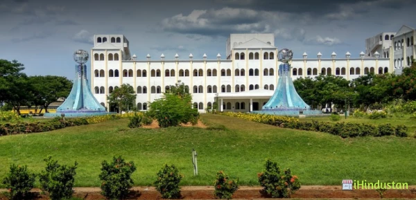 Jeppiaar Engineering College - Logo