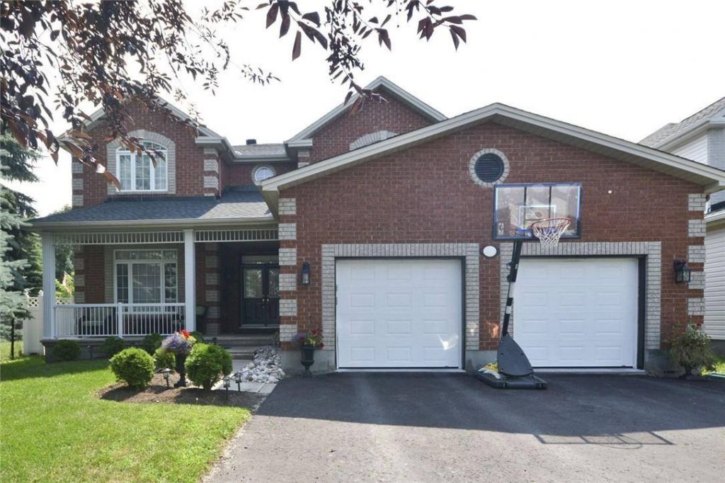 John Bennett / Joanne Lefebvre - Royal Lepage Team Real - Cover photo
