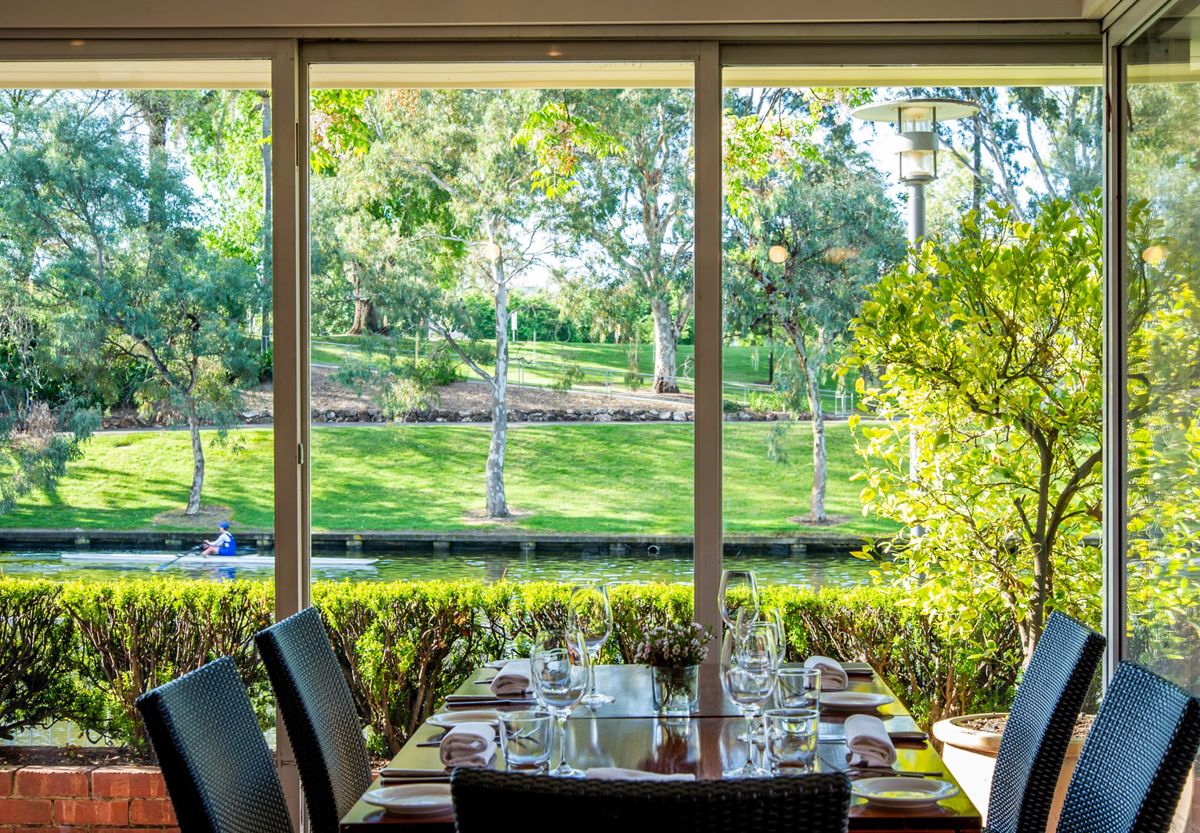 Jolley's Boathouse Restaurant - Logo