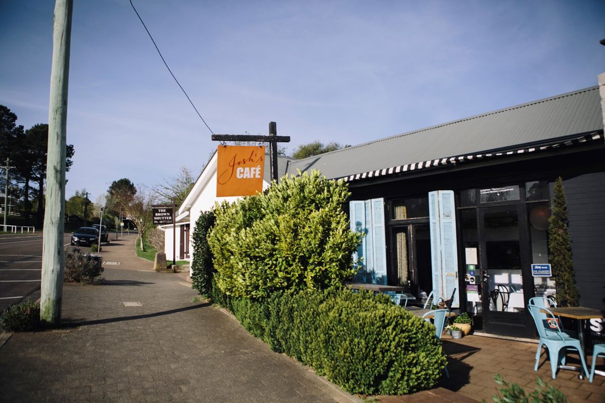 Josh's Cafe - Logo