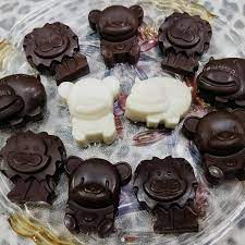 J R Chocolate Hub - Logo