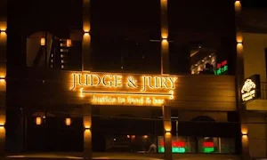 Judge & Jury - Logo