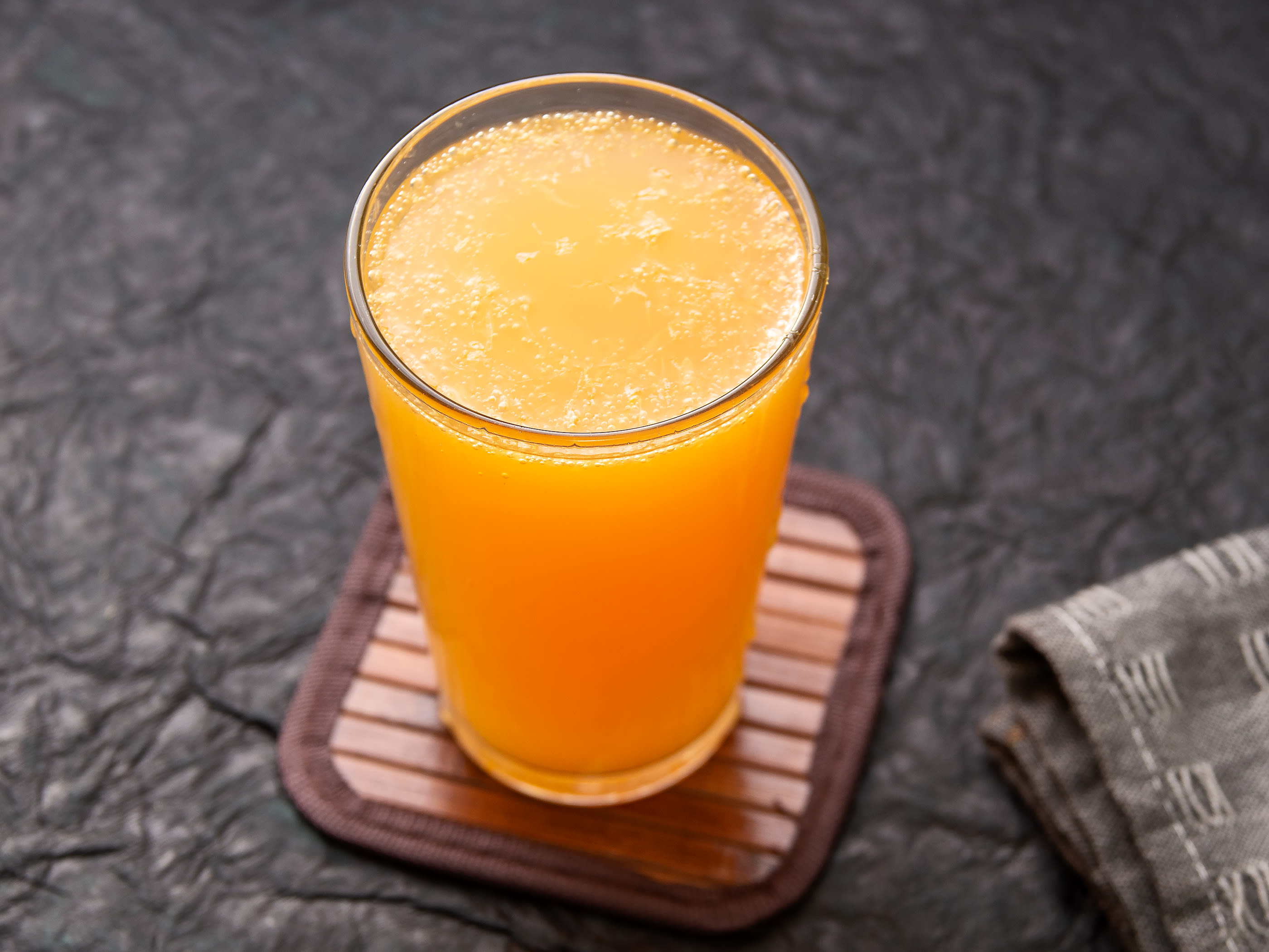 JUICE AND CHATS - Logo
