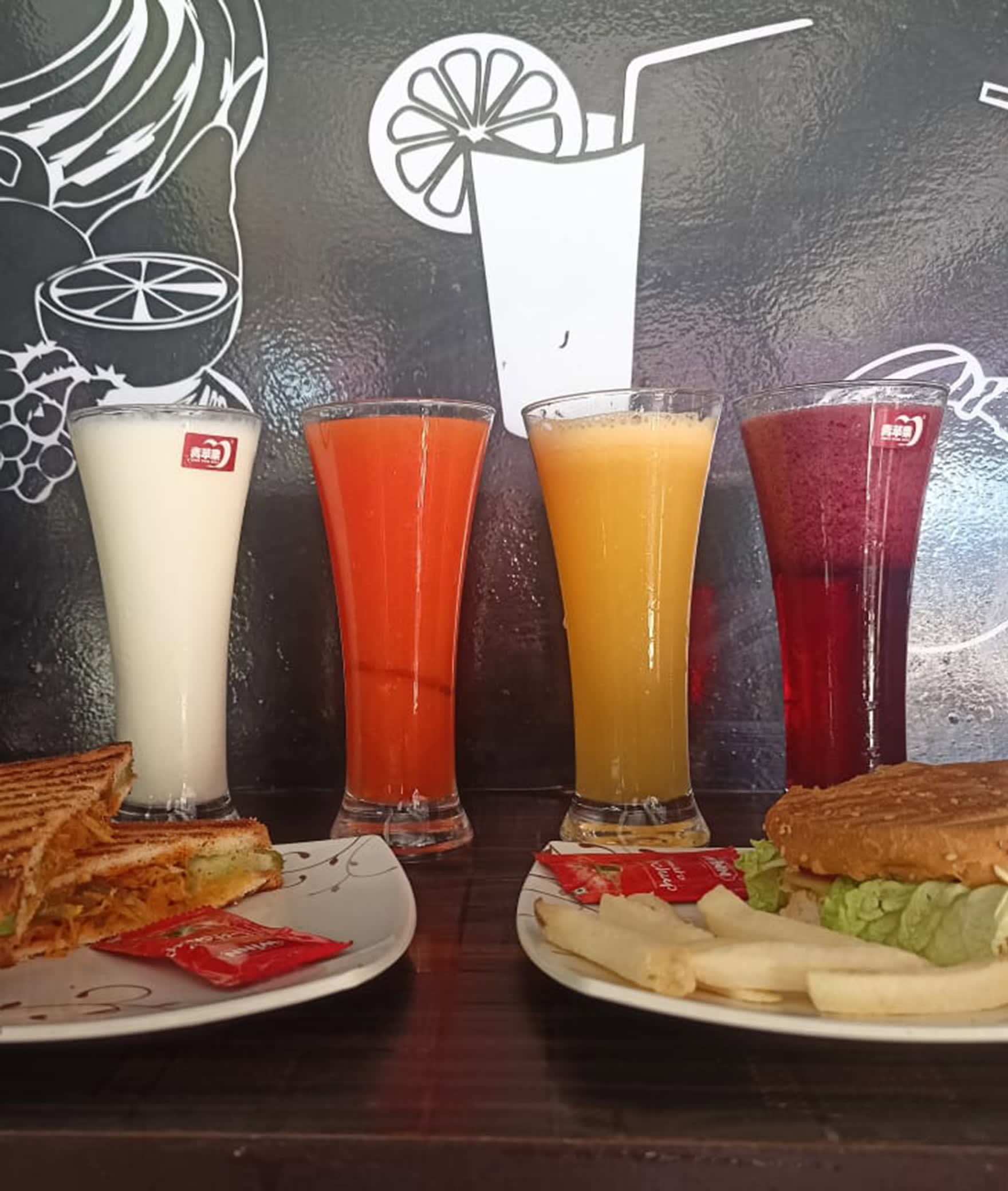 Juice and Lassi Bar - Logo