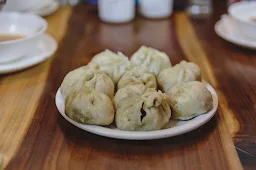 Kabutar Bhai Momos - Logo