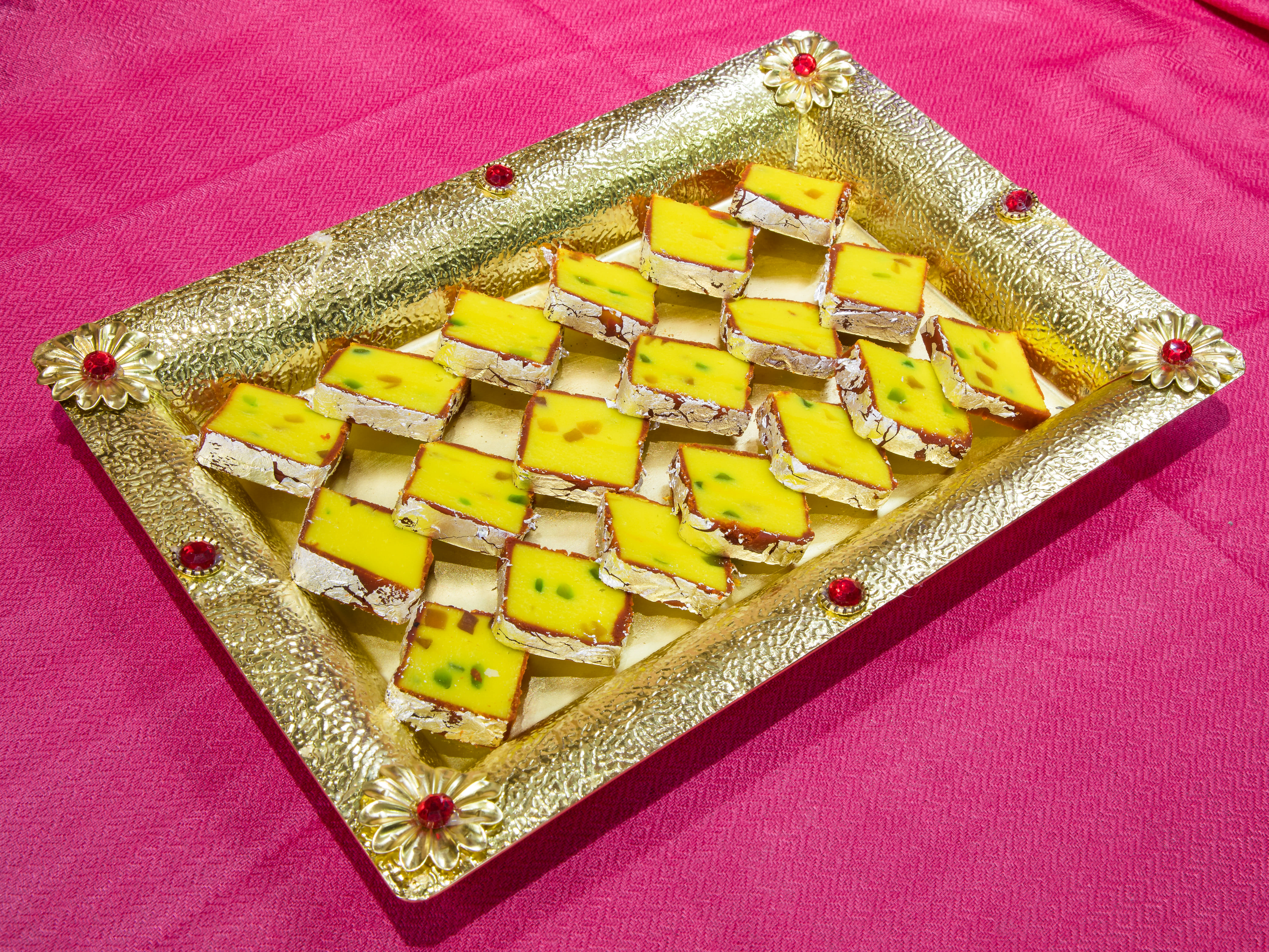 KAKA HALWAI NAMKEENS AND SWEETS - Logo