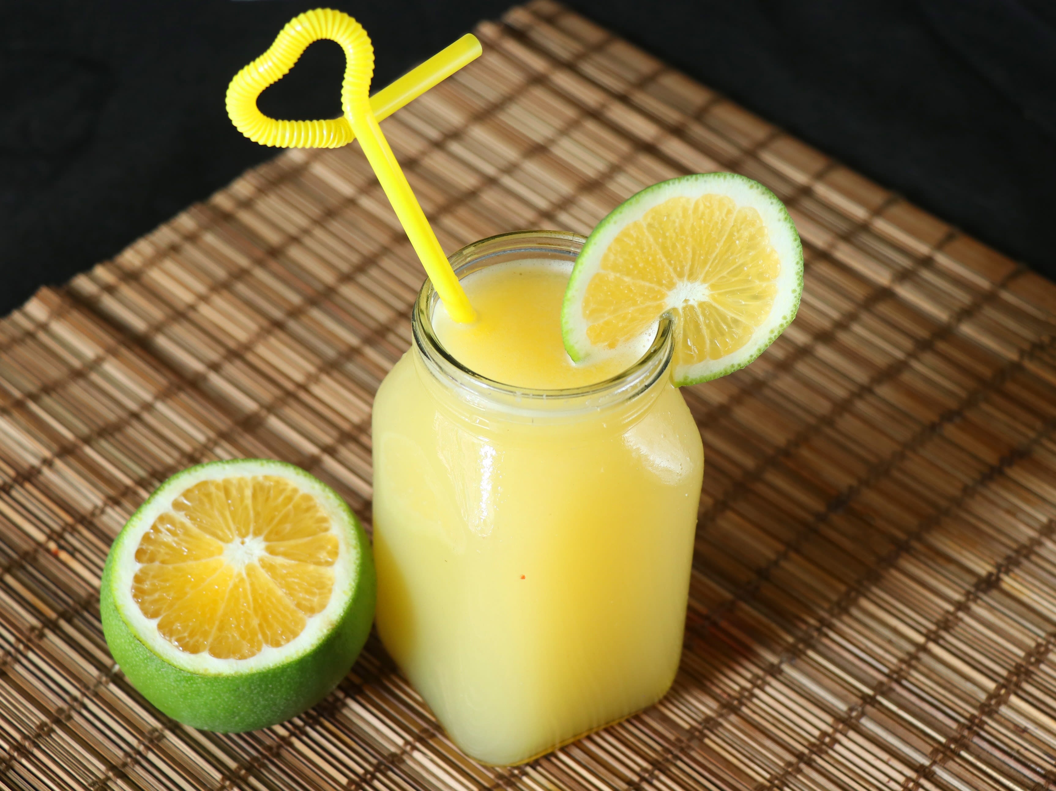 Kaka juice bar - Logo