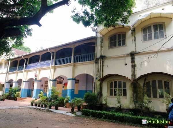 Karmela Rani Training College - Logo