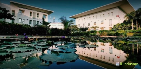 Karnavati University - Logo