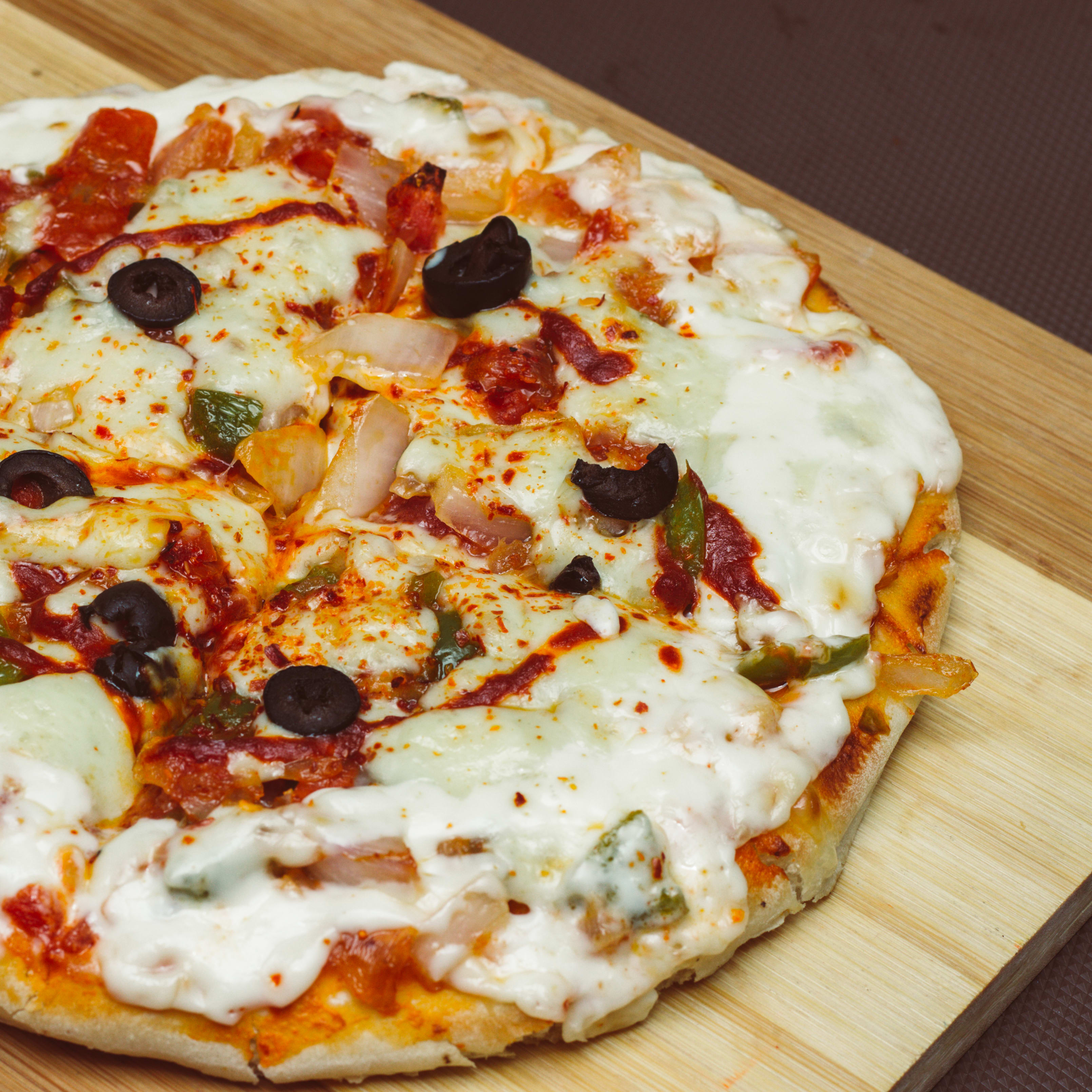 KG Queen Pizza - Logo