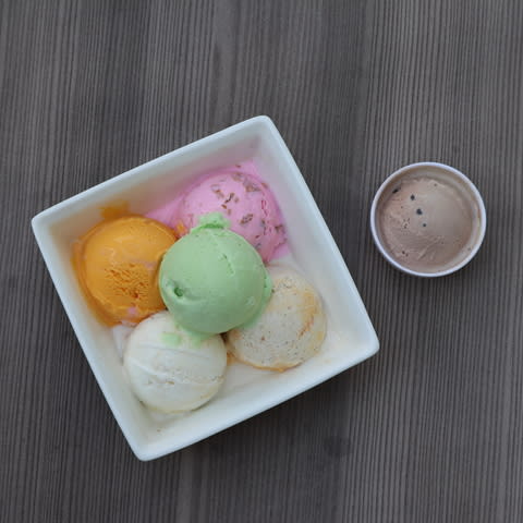 Khatri Bandhu Pot Ice Cream and Mastani - Logo