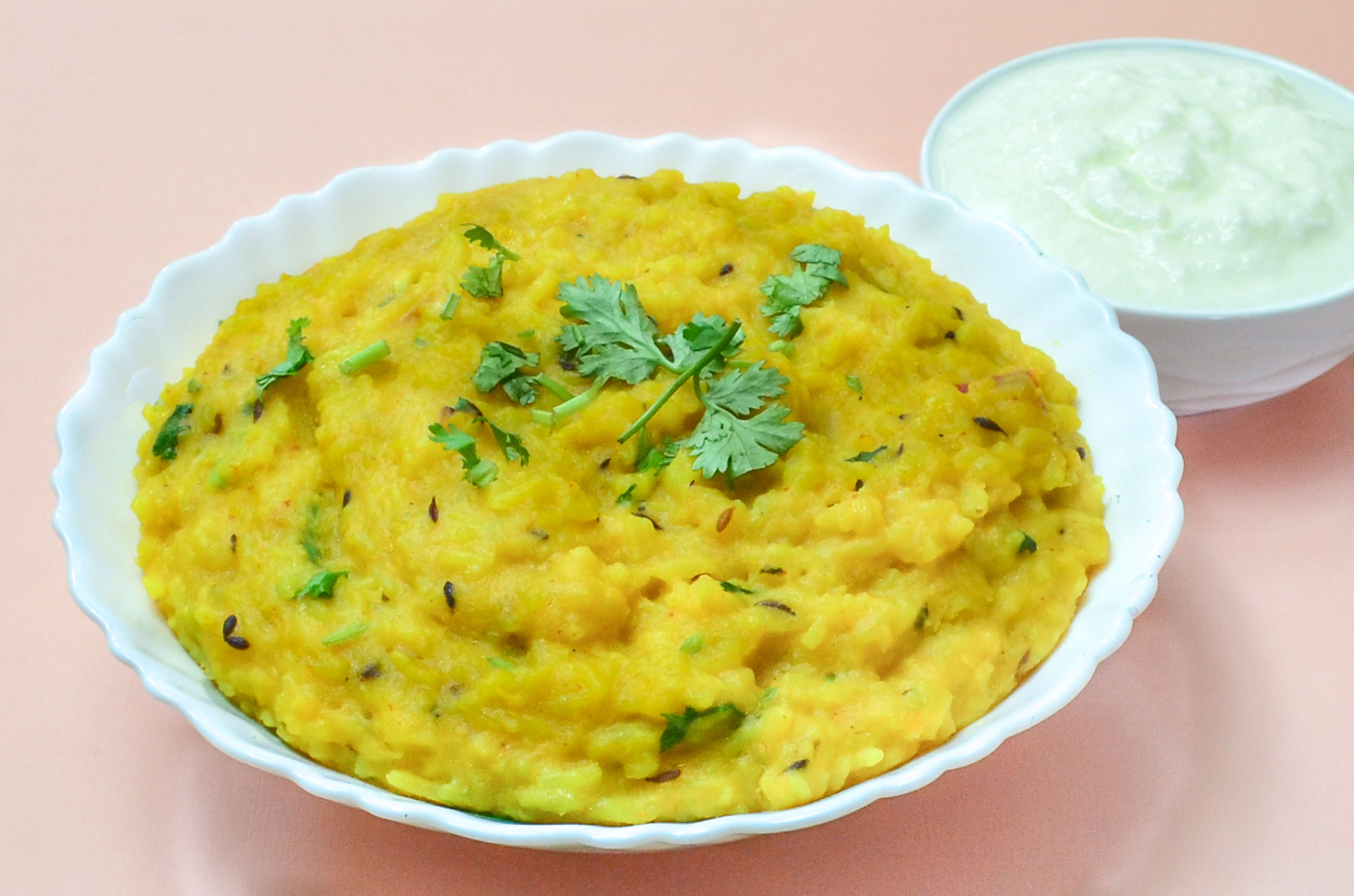 Khichdi spa - Logo