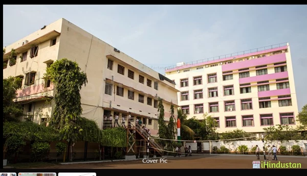 KIIT International School - Logo