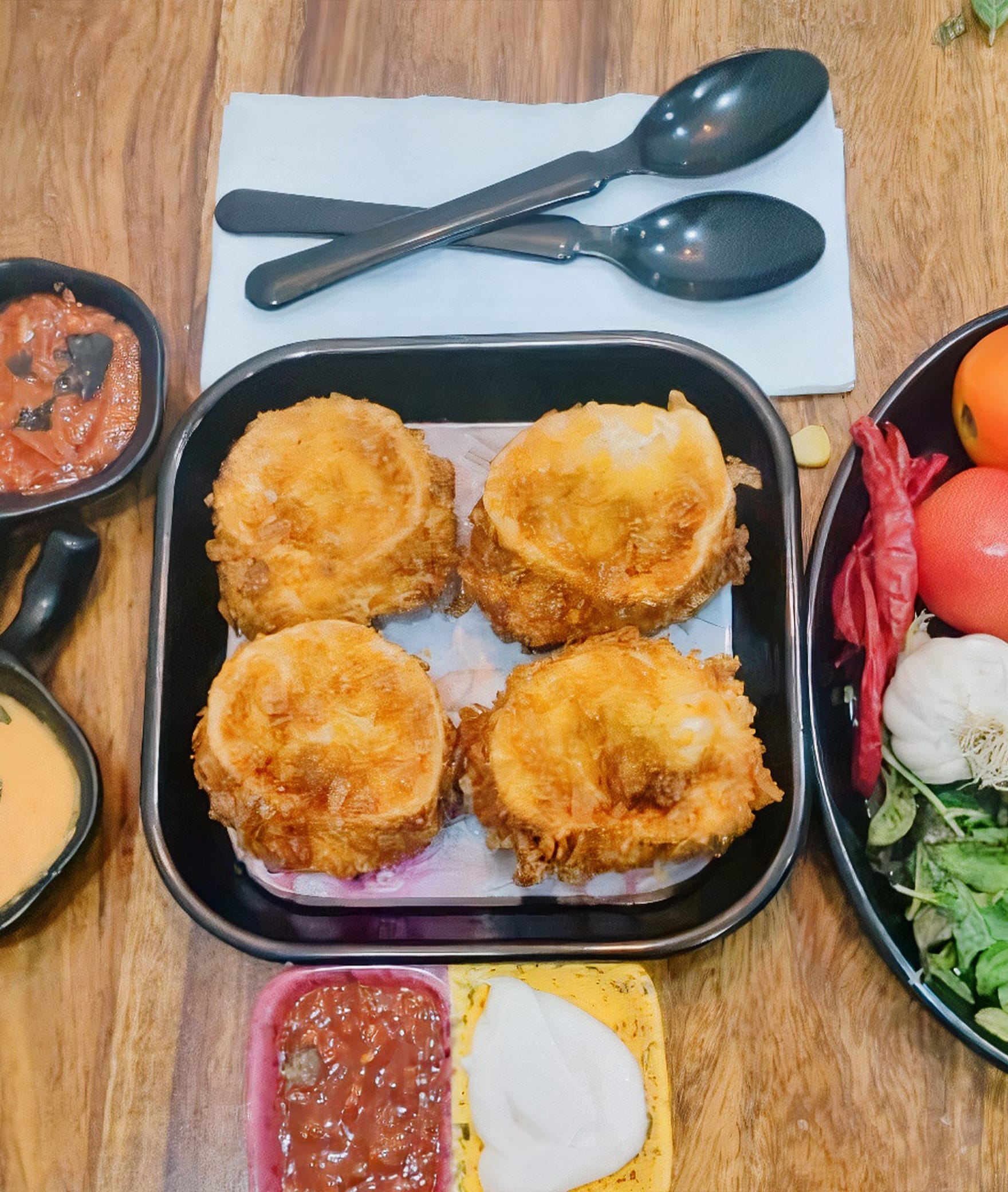 KIM MOMOS - Logo